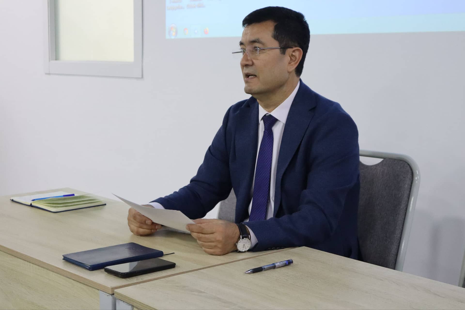 Bitiruvchi talabalar bilan rahbar va yoshlar uchrashuvi bo'lib o'tdi