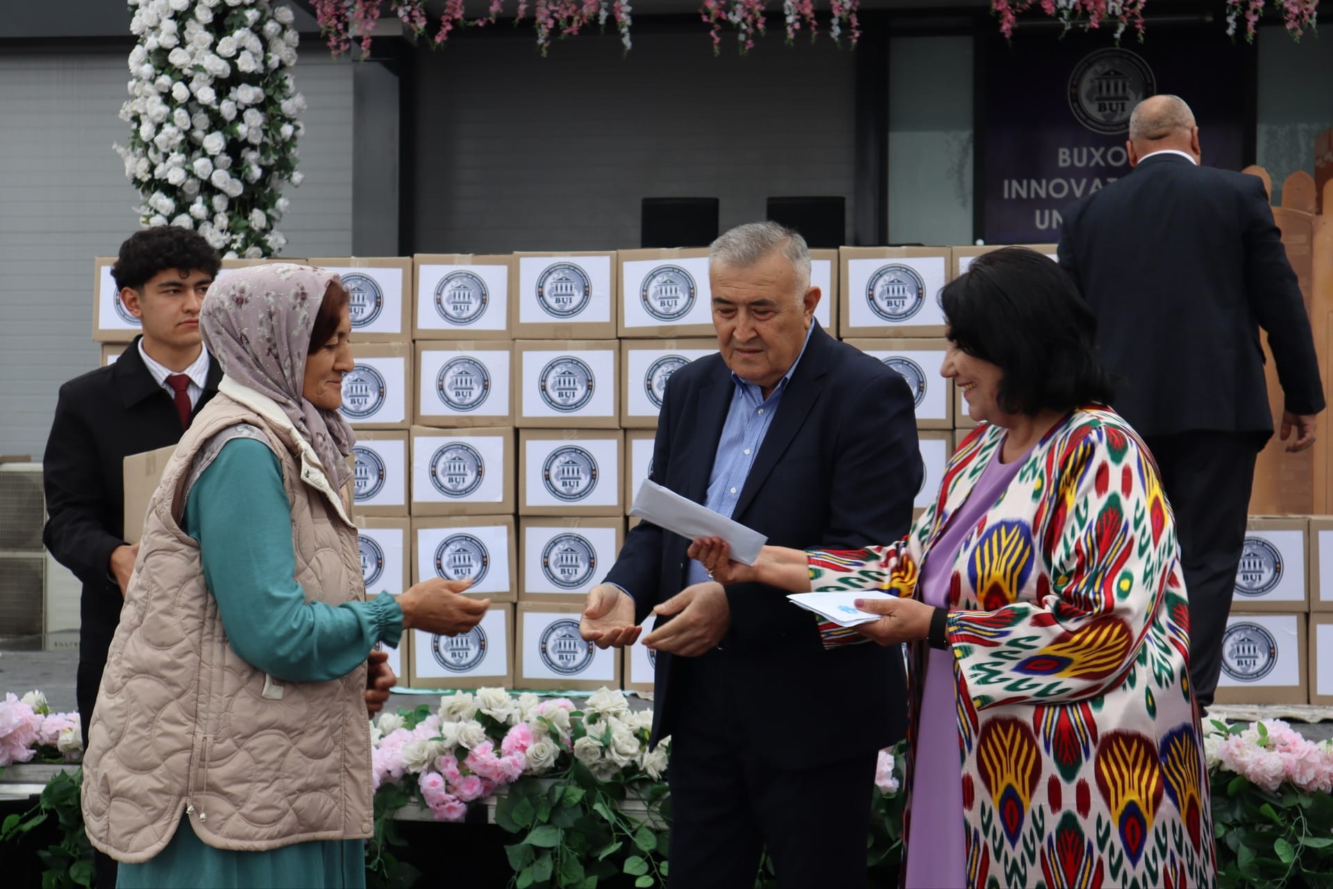 Festival maydoni va ko'rgazma pavilyonlari